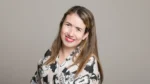 Daniela Aza, comunicadora y asesora en discapacidad e inclusión, en una entrevista sobre inclusión laboral, derechos y representaciones de las personas con discapacidad.