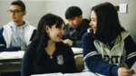Jóvenes estudiantes participan de una actividad educativa de Fundación Reciduca, en una nota sobre educación, empleabilidad, sustentabilidad y reconocimiento en los Premios Grow.