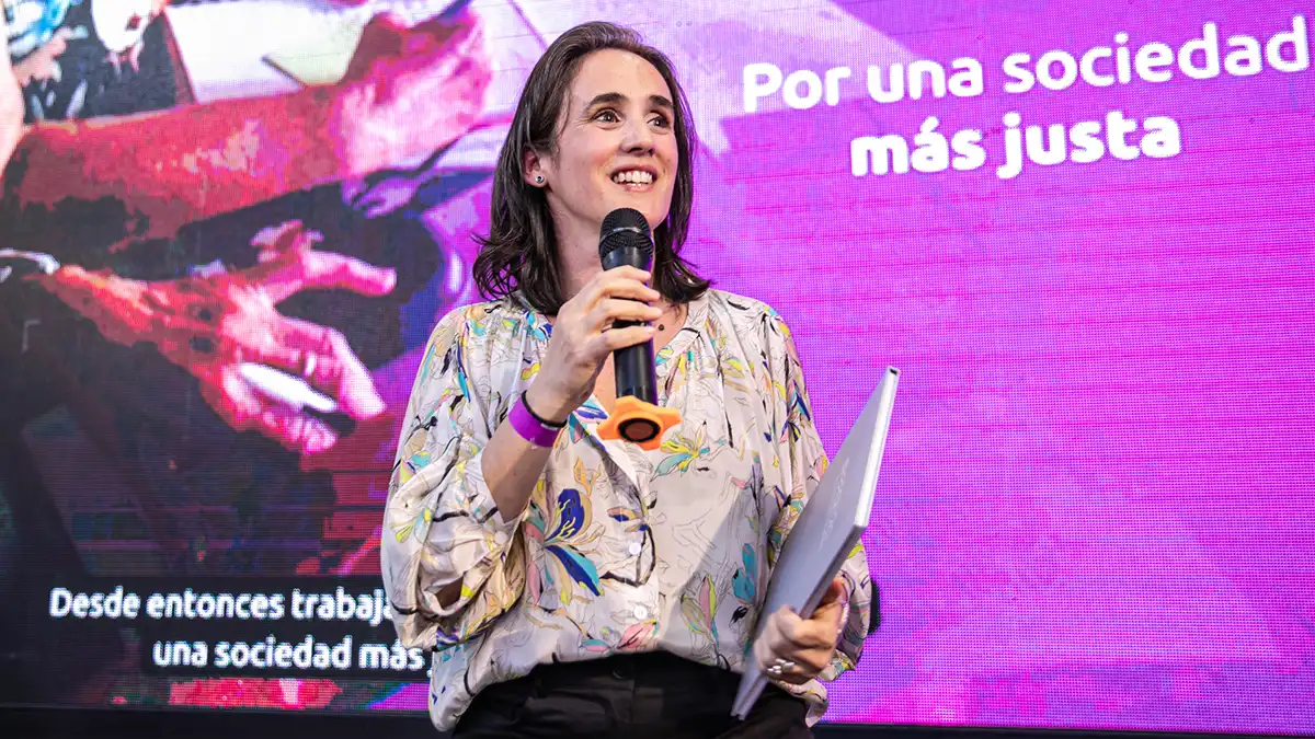 Natalia Gherardi, directora ejecutiva de ELA, durante una presentación vinculada al libro Usted está aquí, en una entrevista sobre cambios sociales, derechos y conversación democrática.