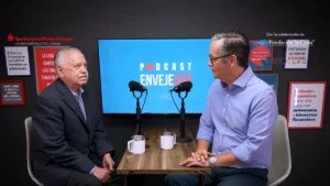 Armando Laborde entrevista a un especialista en el podcast EnvejeSER, dedicado a longevidad, finanzas plateadas, inclusión y bienestar financiero de las personas mayores.